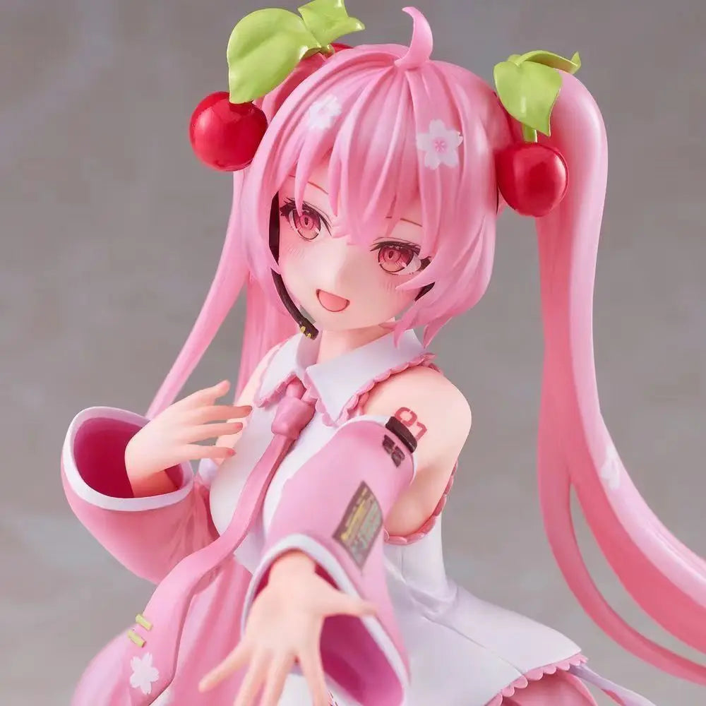 Figura de anime Hatsune Miku Sakura com cabelo rosa, orelhas de cereja e expressão animada, vestindo roupa delicada e segurando uma garrafinha rosa, retrato detalhado de personagem de anime.